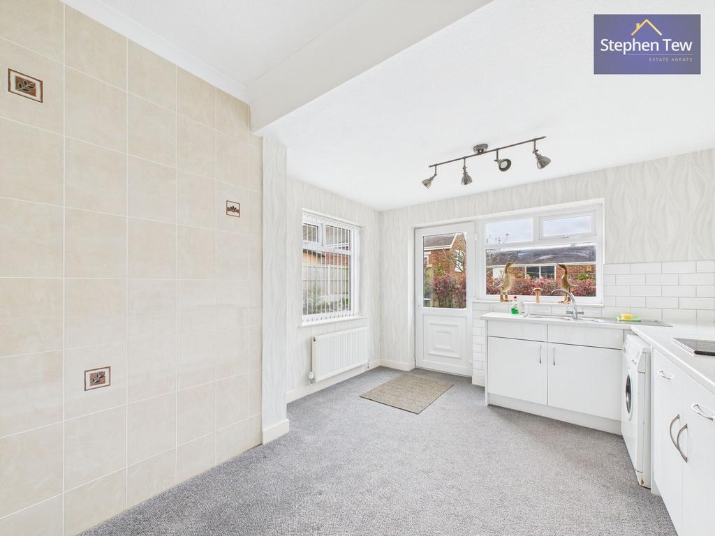 Kitchen/ Dining Room