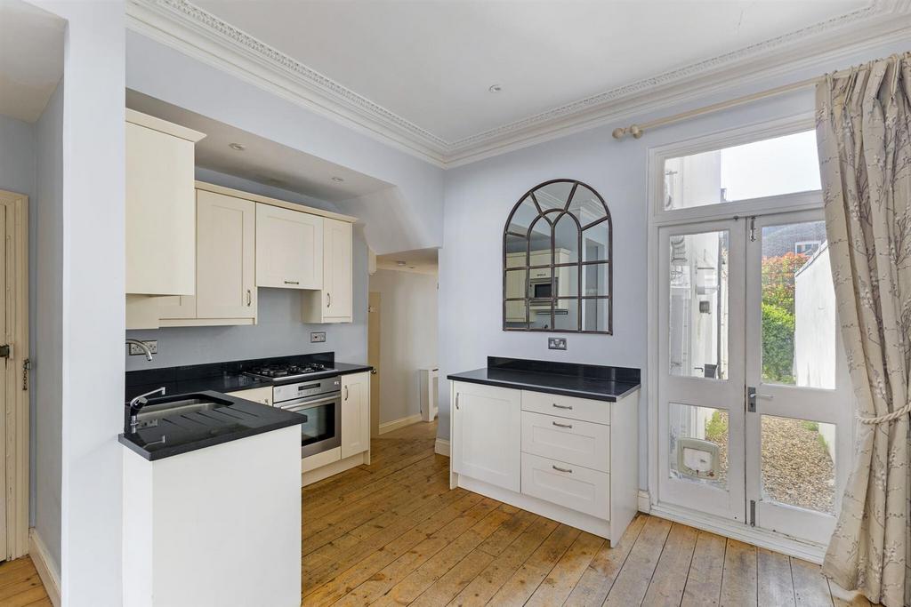 90363 Ground Floor Flat 68 Burnfoot Avenue (9) low