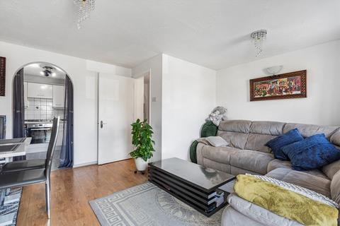 Flat 3, Worcester House Hollygrove Close, Hounslow, TW3 3NE