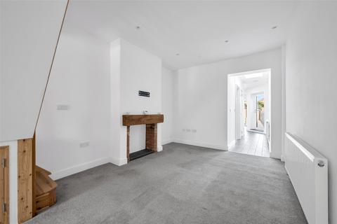 2 bedroom terraced house to rent, Long Lane, Bexleyheath, DA7