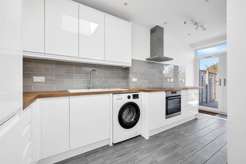 2 bedroom terraced house to rent, Long Lane, Bexleyheath, DA7