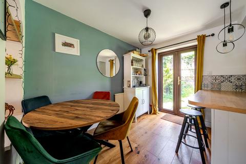 84 Lowden Close, Winchester, SO22 4EW