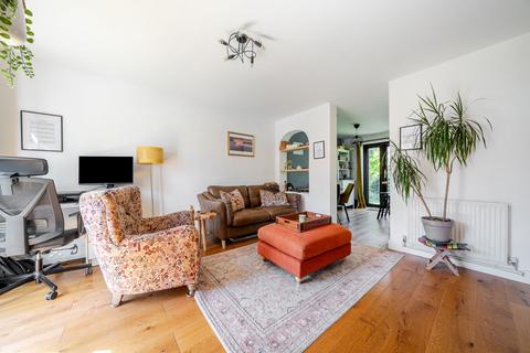 84 Lowden Close, Winchester, SO22 4EW
