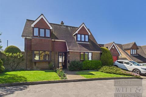 4 bedroom detached house for sale, Glenview Close, Hastings