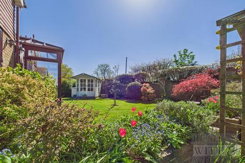 4 bedroom detached house for sale, Glenview Close, Hastings