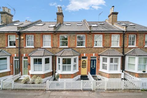 6 Station Road, Claygate, Esher, KT10 9DH