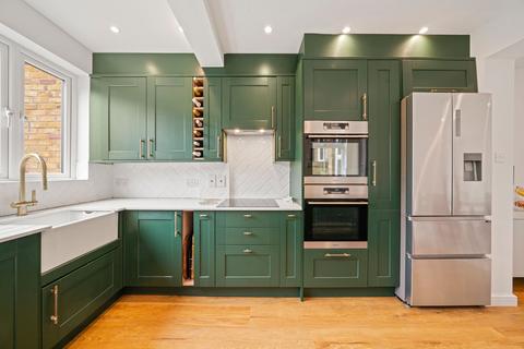6 Station Road, Claygate, Esher, KT10 9DH