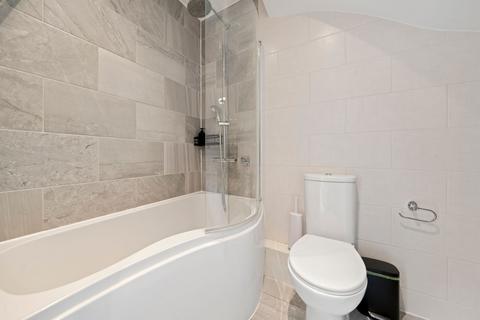 6 Station Road, Claygate, Esher, KT10 9DH