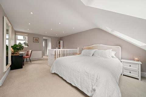 6 Station Road, Claygate, Esher, KT10 9DH