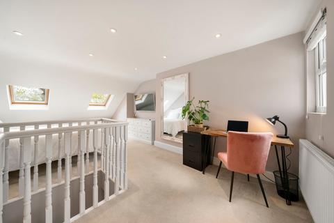 6 Station Road, Claygate, Esher, KT10 9DH