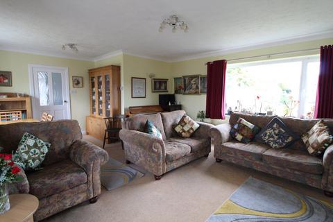 2 bedroom detached bungalow for sale, Gledhow Drive, Oxenhope, Keighley, BD22