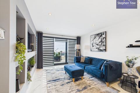 2 bedroom apartment for sale, New South Promenade, Blackpool, FY4