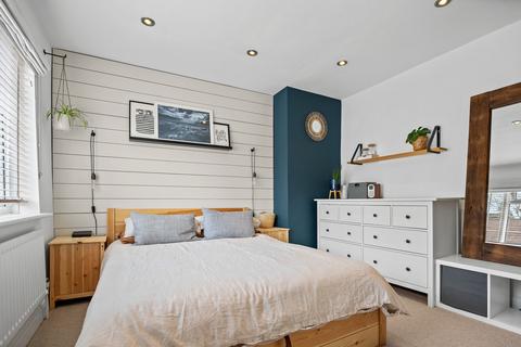 49 The Glade, Coulsdon, CR5 1SS