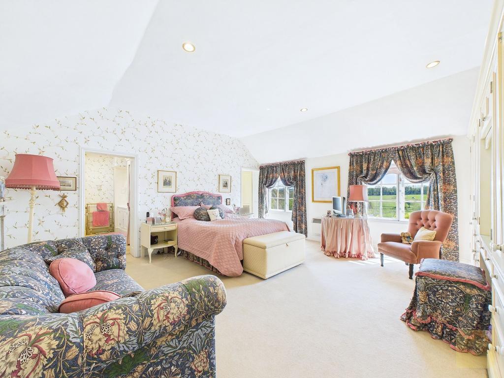 Principal bedroom