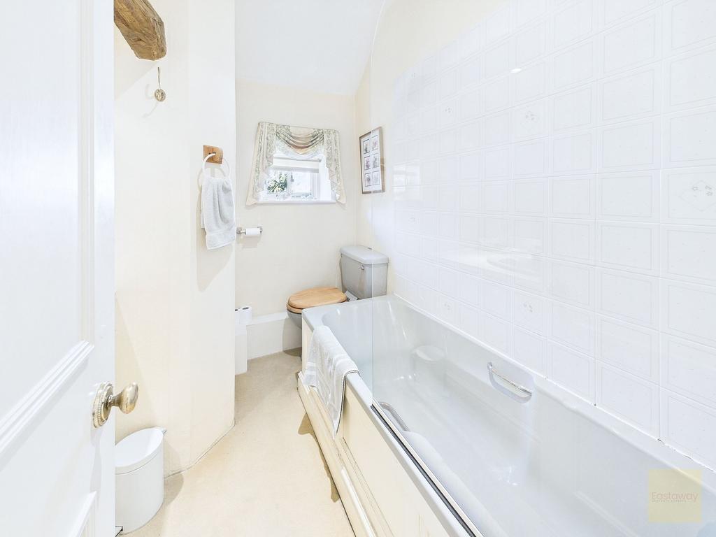 Bedroom 2 en-suite