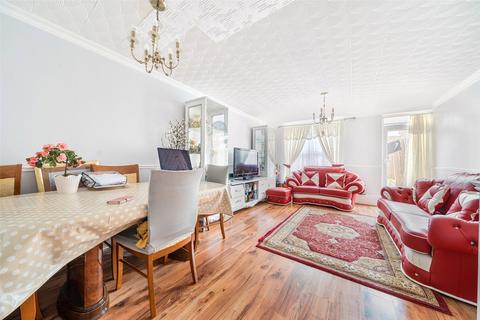 3 bedroom terraced house for sale, Grace Close, London