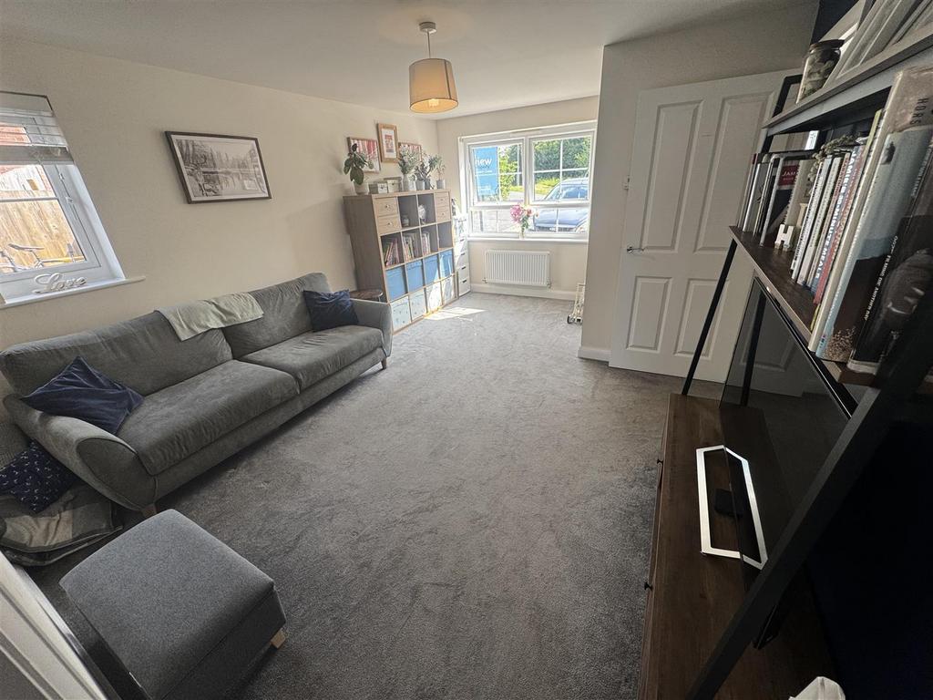 Sitting room 1.jpg
