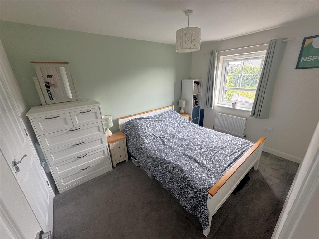 Bed 1.jpg