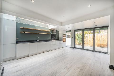 2 bedroom flat for sale, Gayford Road, London W12