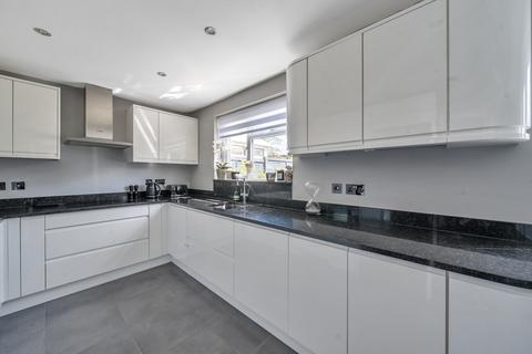 9 The Crescent, Mortimer Common, Reading, RG7 3RX