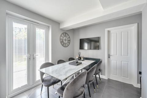 9 The Crescent, Mortimer Common, Reading, RG7 3RX
