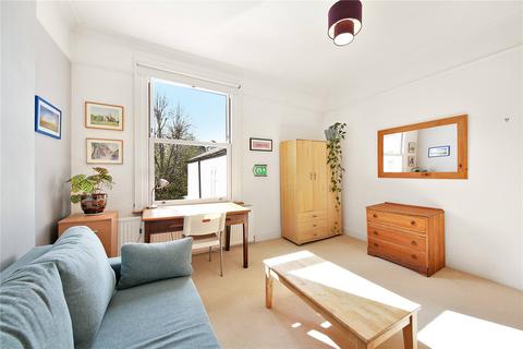 3 bedroom flat for sale, Ebbsfleet Road, Cricklewood, London, NW2