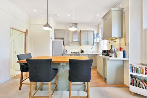3 bedroom flat for sale, Ebbsfleet Road, Cricklewood, London, NW2