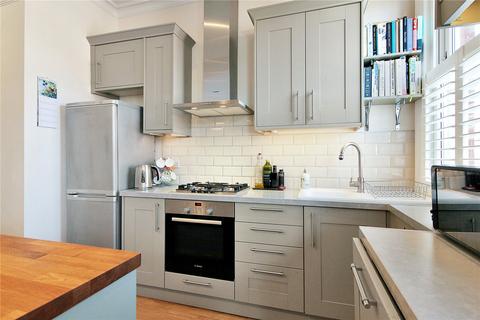3 bedroom flat for sale, Ebbsfleet Road, Cricklewood, London, NW2
