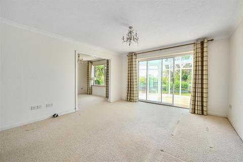 17 Fryatts Way, Bexhill-on-sea, TN39 4LW