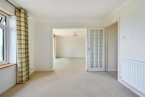 17 Fryatts Way, Bexhill-on-sea, TN39 4LW