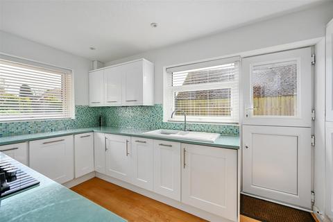 17 Fryatts Way, Bexhill-on-sea, TN39 4LW