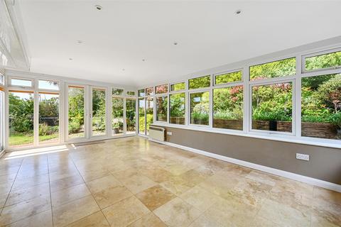 17 Fryatts Way, Bexhill-on-sea, TN39 4LW