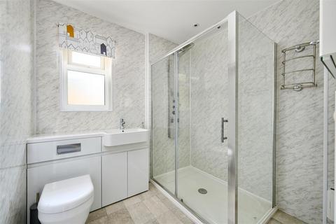 17 Fryatts Way, Bexhill-on-sea, TN39 4LW