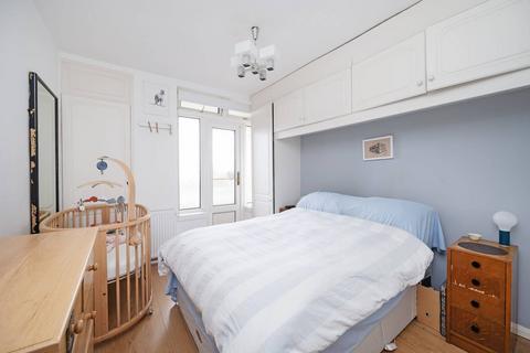 2 bedroom flat for sale, James Hammett House, Ravenscroft Street, Shoreditch, London, E2