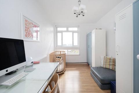 2 bedroom flat for sale, James Hammett House, Ravenscroft Street, Shoreditch, London, E2