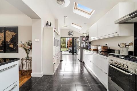3 bedroom detached house for sale, Anne Boleyns Walk, Cheam Village