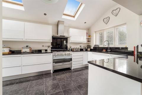 3 bedroom detached house for sale, Anne Boleyns Walk, Cheam Village