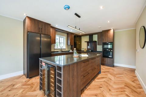 4 bedroom detached house for sale, Grange Road, Alresford