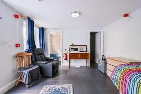 9 bedroom semi-detached house to rent, Earlham Grove, N22, Wood Green, London, N22