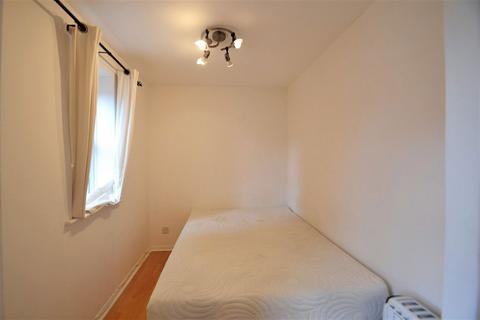 Studio to rent, STUDIO FLAT WITH SEPARATE SLEEPING ALCOVE