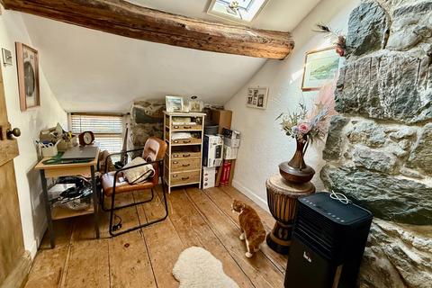 Siop Y Bont Bridge End, Dolgellau, LL40 1DF