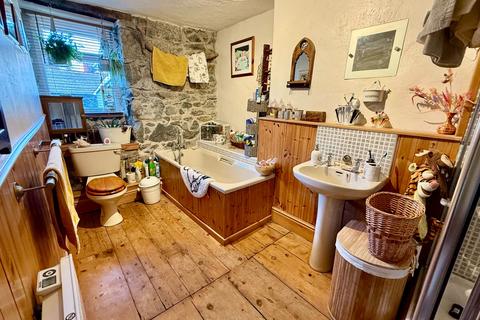 Siop Y Bont Bridge End, Dolgellau, LL40 1DF