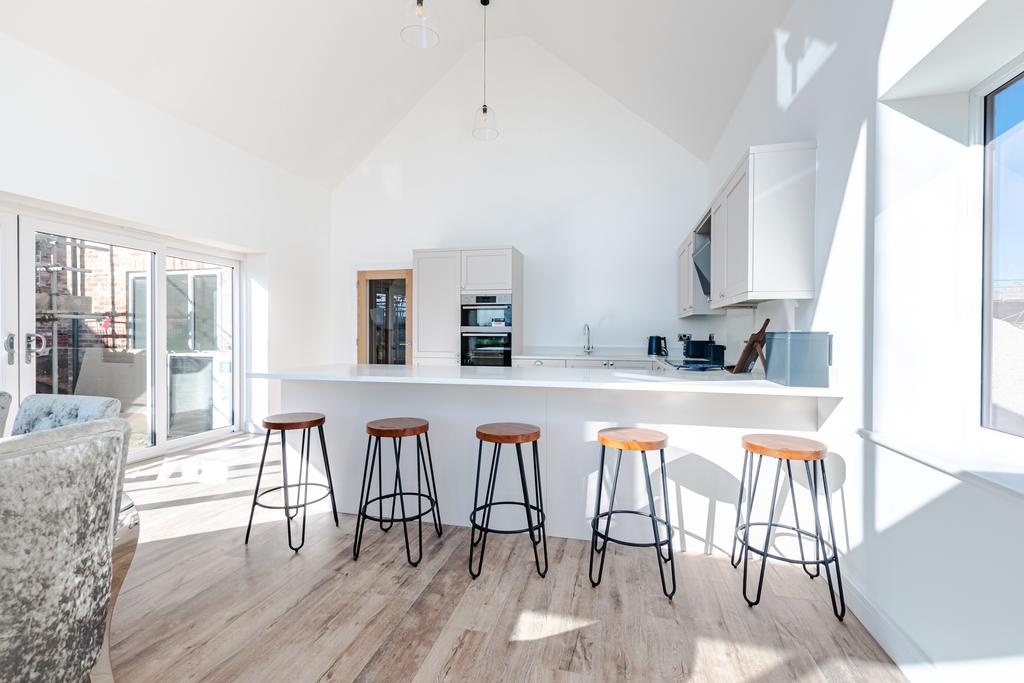 Showhomekitchenseating