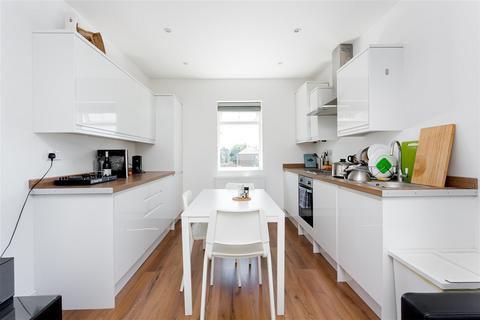 2 bedroom apartment to rent, Chamberlayne Road, Kensal Rise NW10