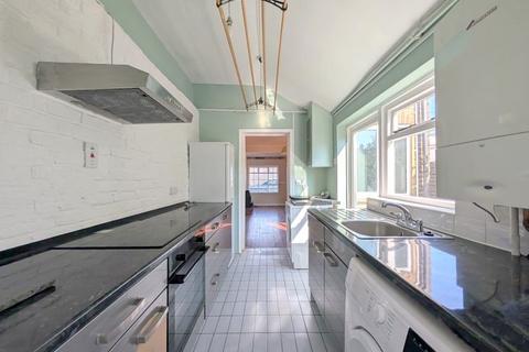 2 bedroom cottage for sale, St Dunstans Road, Feltham, TW13