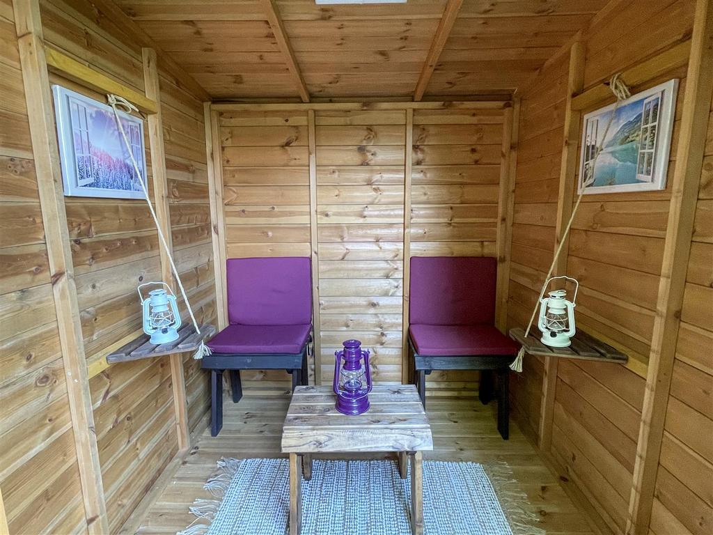 Summerhouse b.JPG