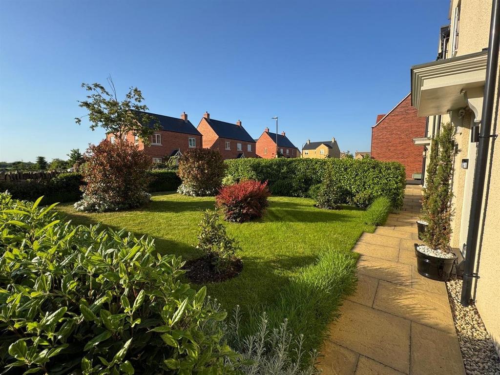 New Front Garden.jpg