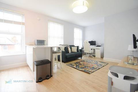 1 bedroom apartment to rent, High Street, Walton On Thames