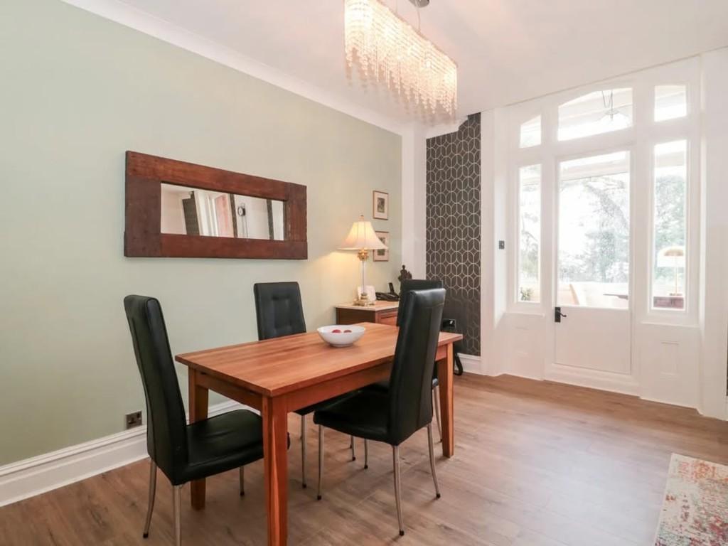 Dining room (002)