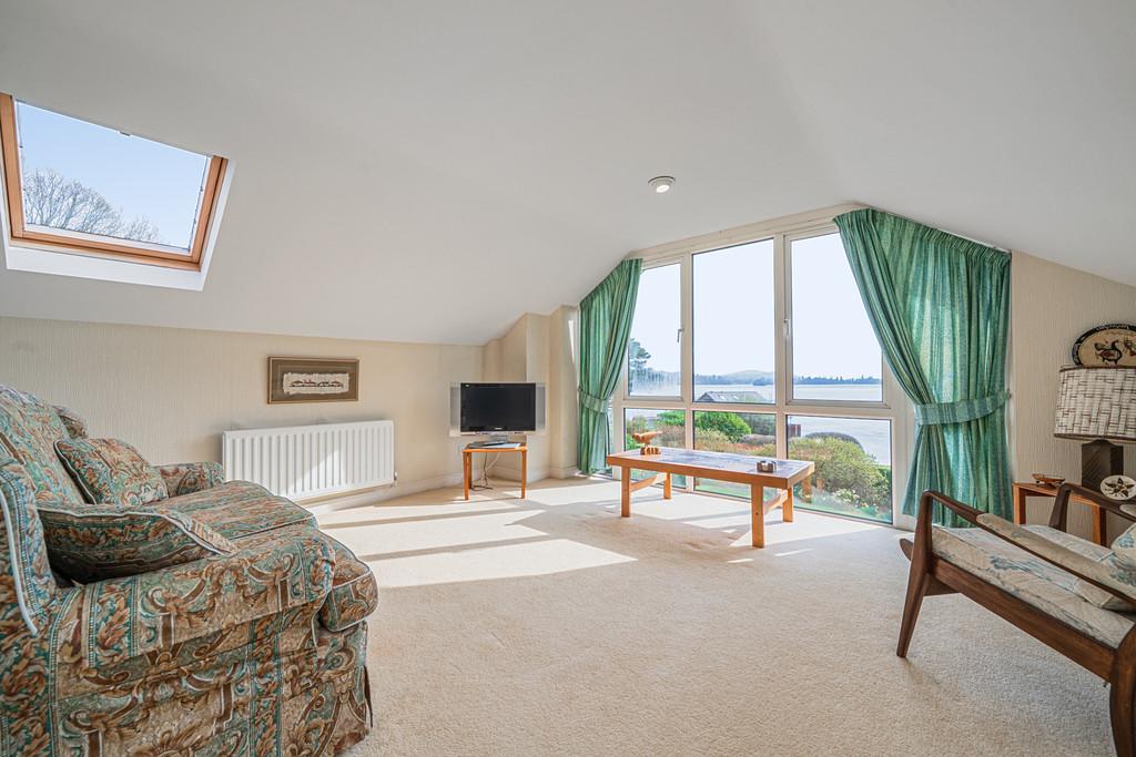 Sitting Room/Bedroom 5